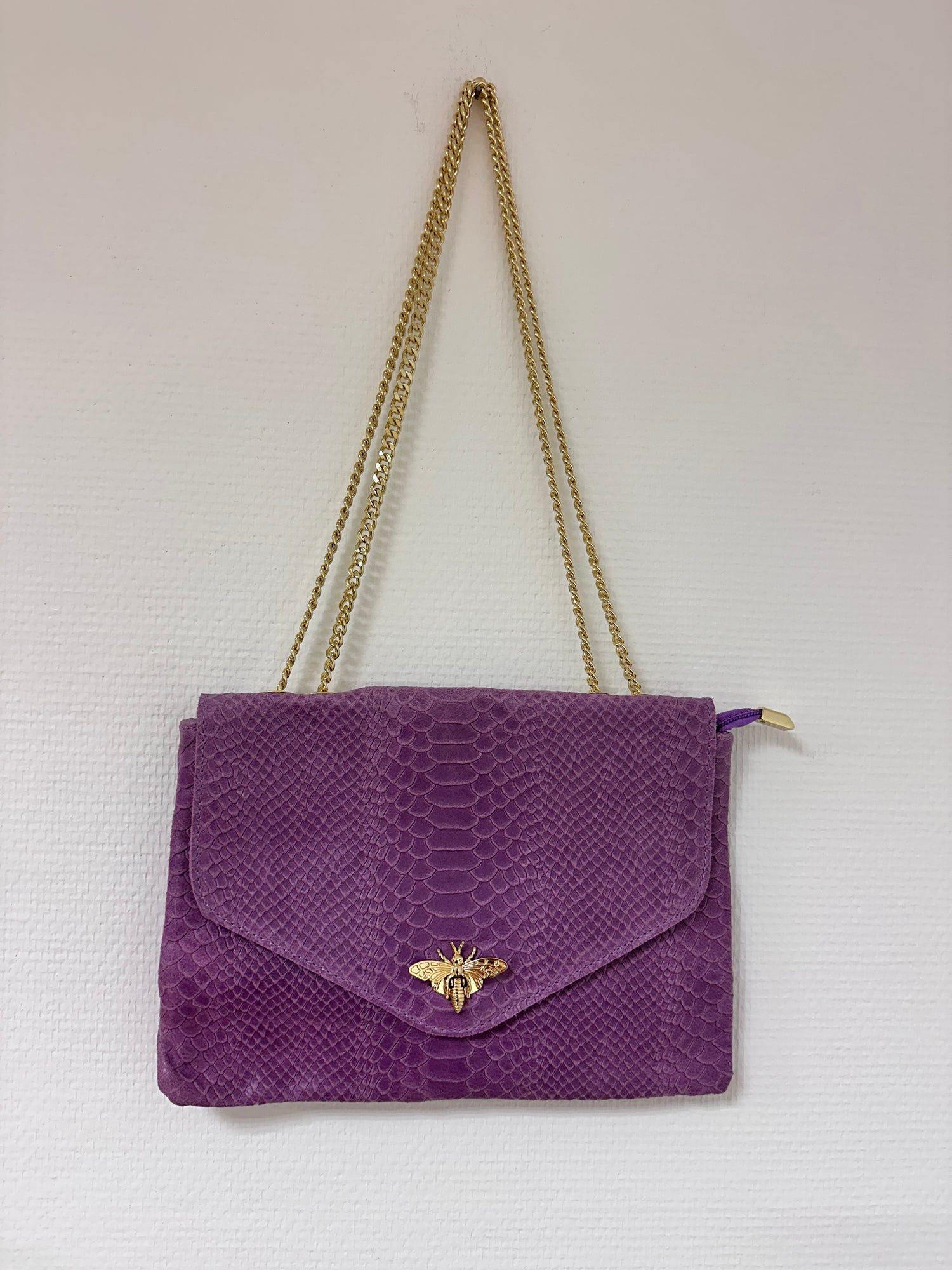 Sac GALA en cuir écaille avec une abeille